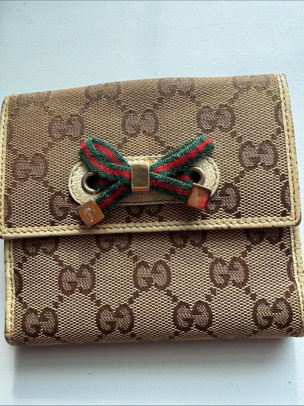Women’s Brown Monogram Gucci Wallet with Green-Red Accent - Picture 6 of 6